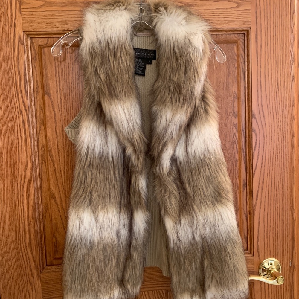 Fur vest